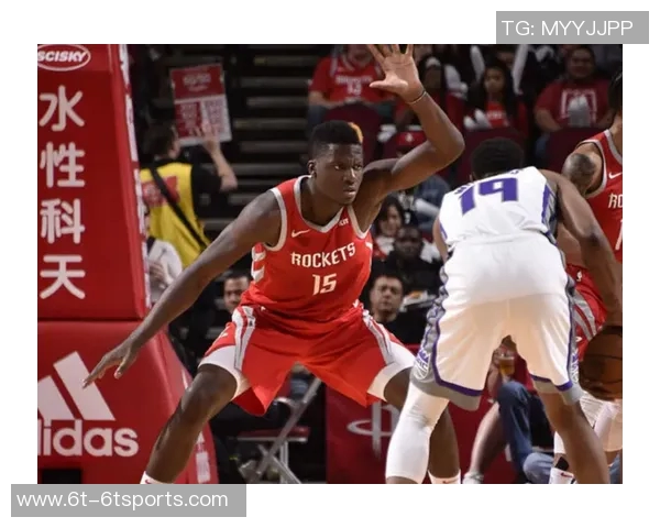 进攻火力全开三球首节10分钟狂砍15分3板展现绝佳状态