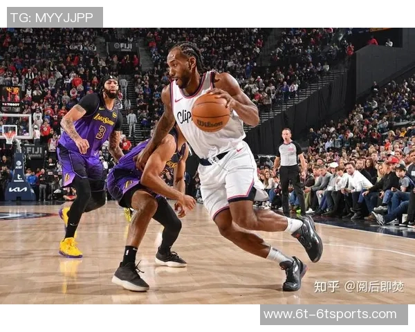 快船再次寄望于36岁哈登上赛季他身边还有鲍科比的支持